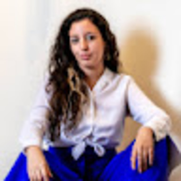 Meet your Posher, Fabiola - Picture 1 of 1